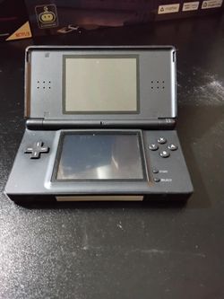 NINTENDO DS LITE BLACK IN GOOD CONDITION (NO STYLUS OR POWER ADAPTER) $40