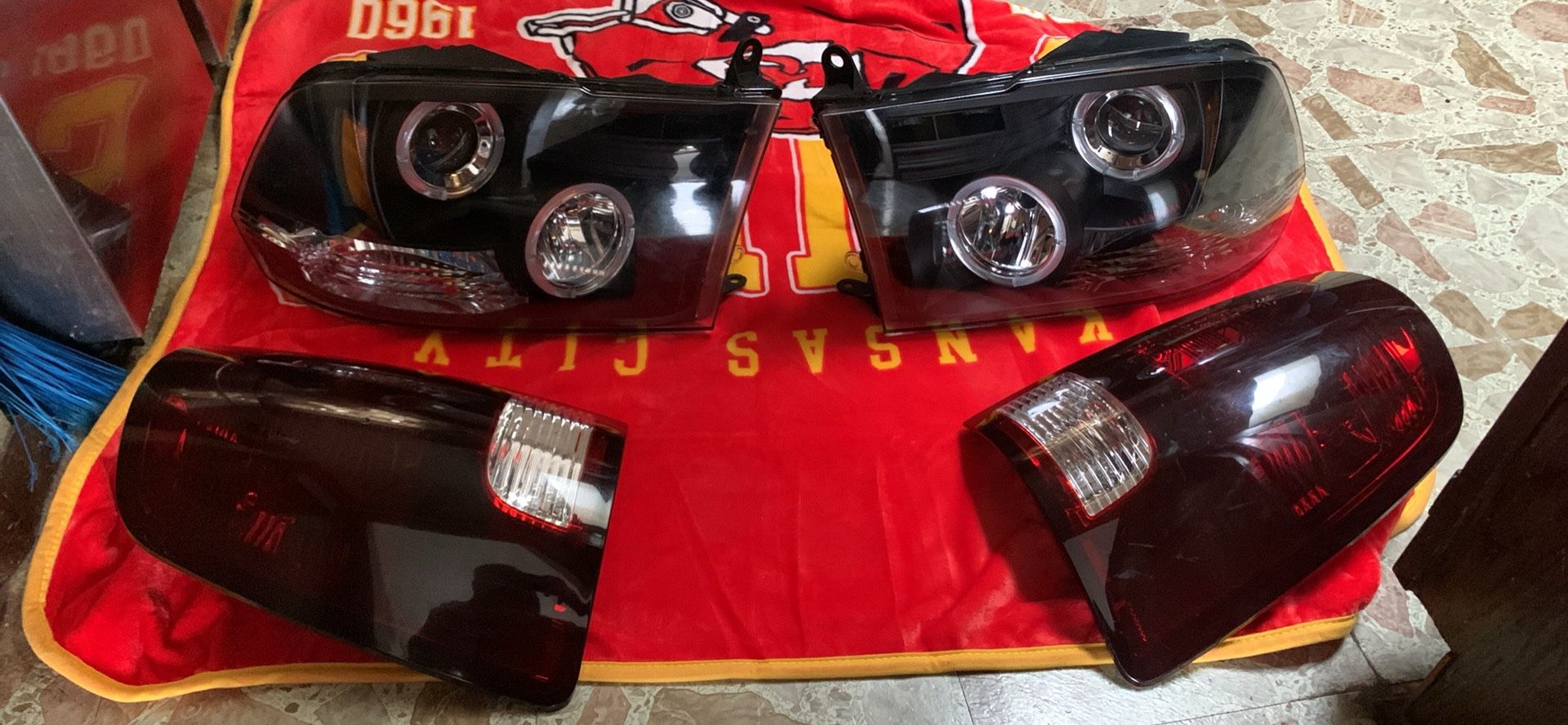 Fit 09-18 Ram 1500 10-18 2500/3500 Black LED Halo Headlights +Dark Red Tail Lamp