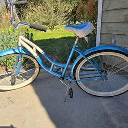 Schwinn Legacy cruiser bike