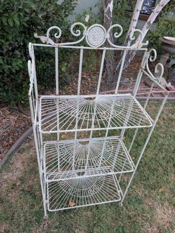 Vintage White  3-Tier Wire Shelf