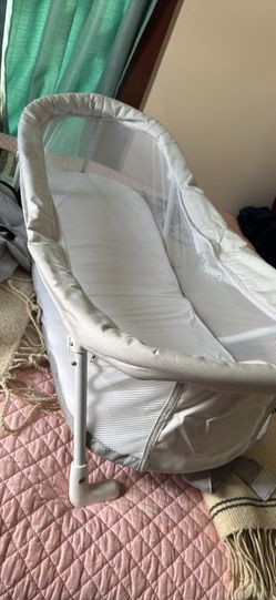 Baby carry bassinet in a bag for easy to carry everywhere