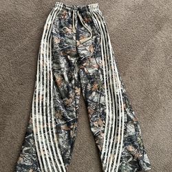 camo sweatpants
