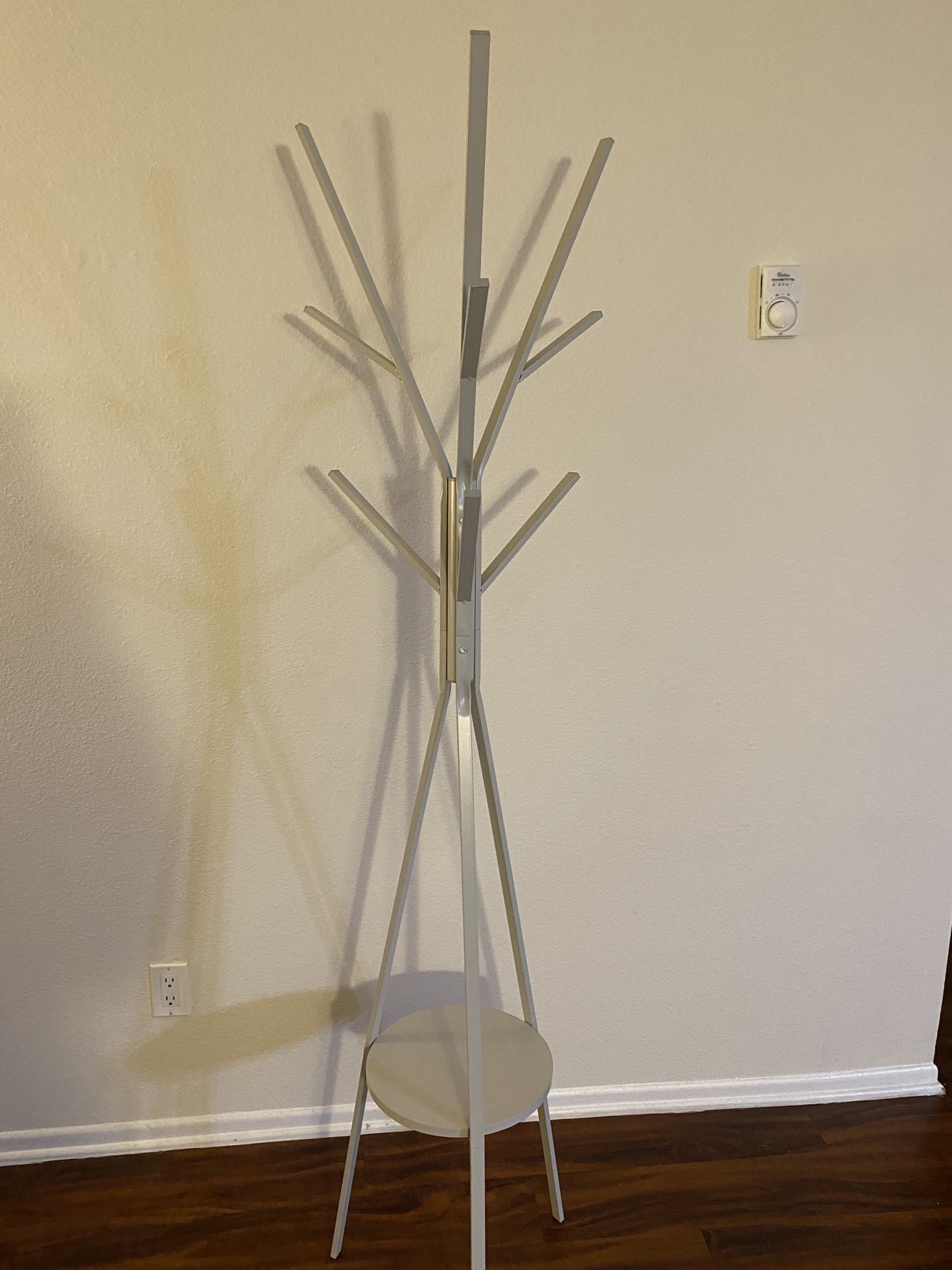 Heavy Duty Hanger For Coats And Cloth