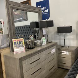 Dresser Mirror Nightstand 😍👑 $899