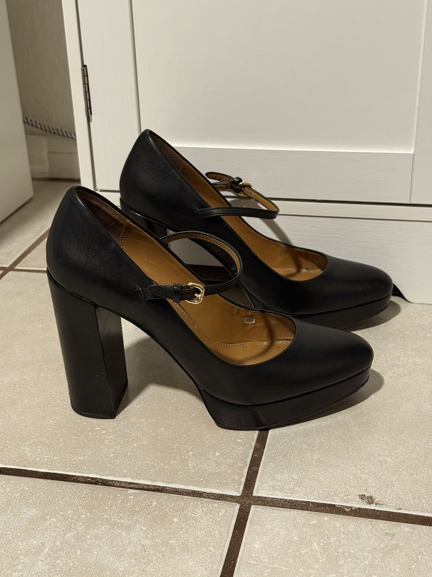 Coach Black Heels Classic Design