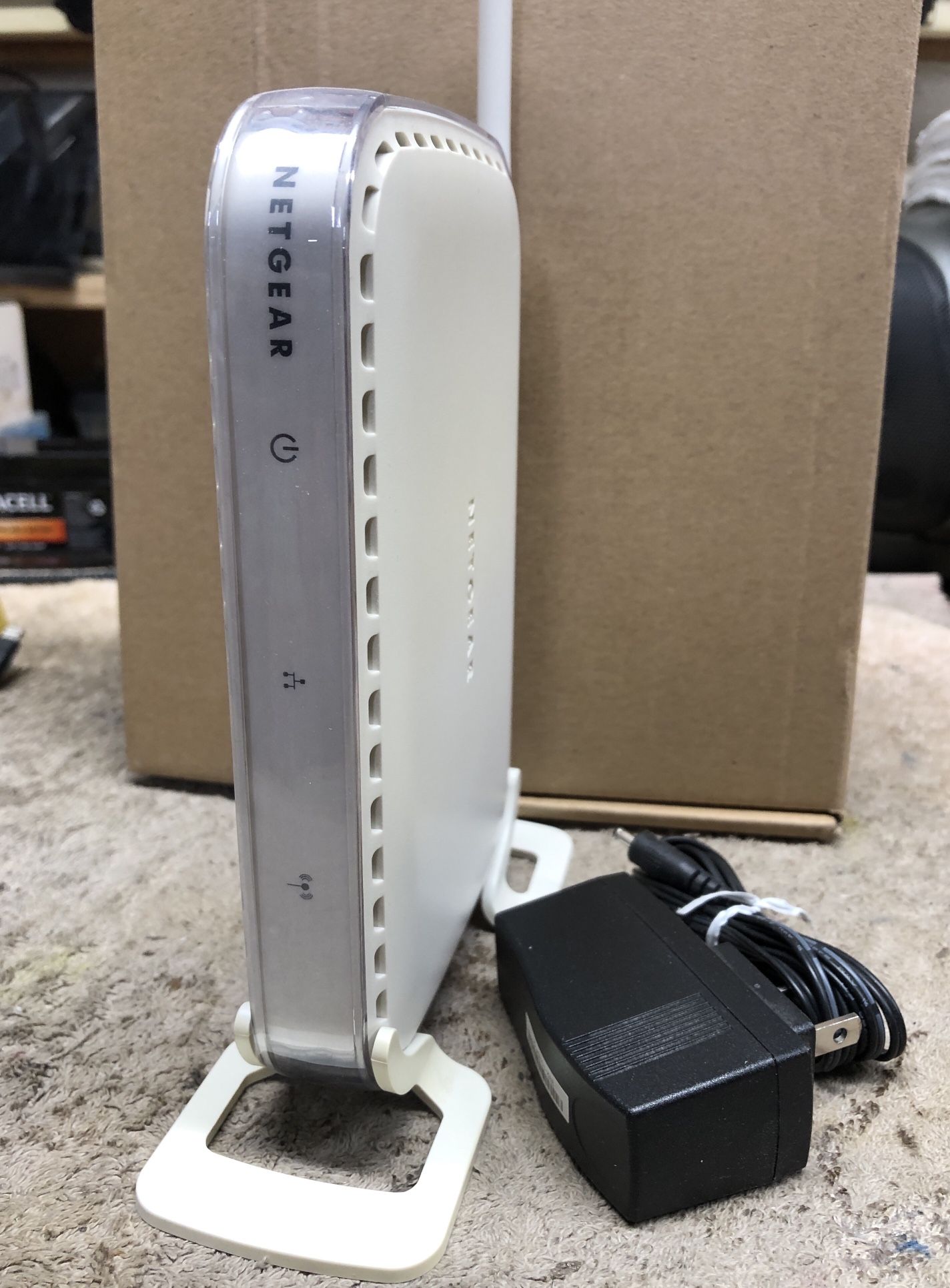 Netgear WG602 v4 54Mbps Wireless Access Point and Power Supply