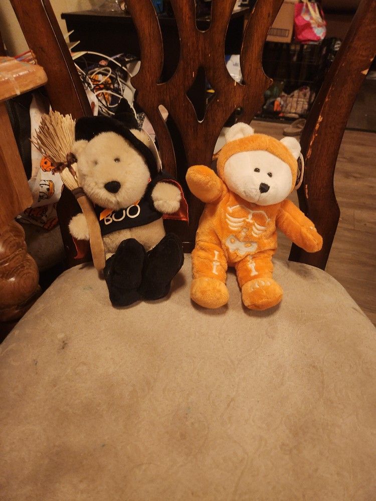 Spooky Starbucks Bears