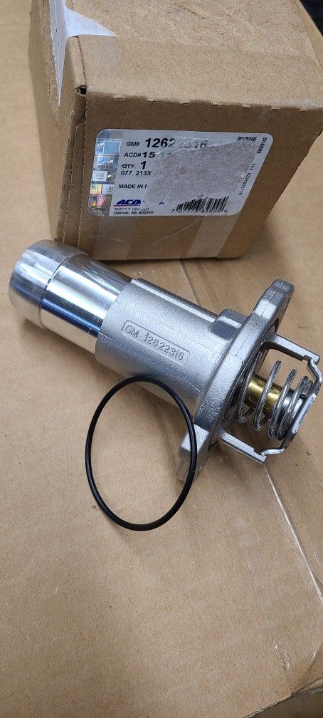 GMC Canyon/Chevy Colorado OEM Thermostat