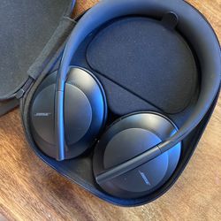 Bose 700  Noise cancelling Headphones 