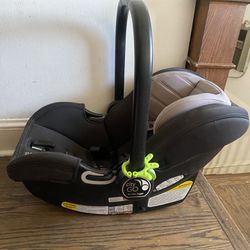 Baby Jogger City Go 2 infant Car Seat