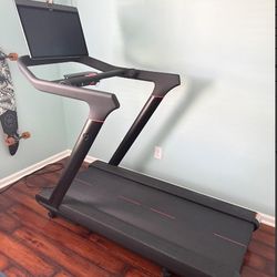 Peloton Tread