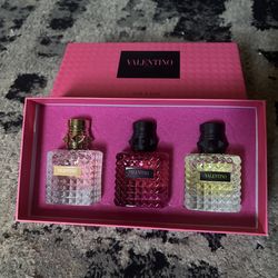 Valentino Born In Roma 3-Piece Perfume Gift Set 3x1.0 fl oz / 30 mL