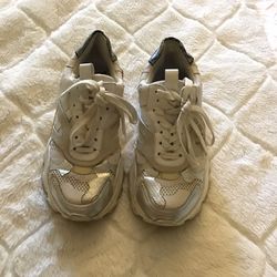 VALENTINO GARAVANI SNEAKERS SIZE 7 1/2