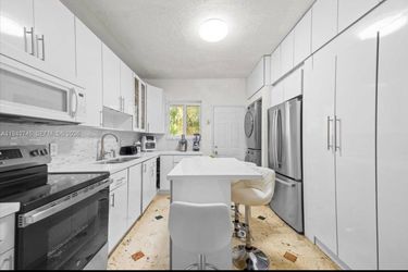 Complete Modern Kitchen Cabinets and counter top for Sale
