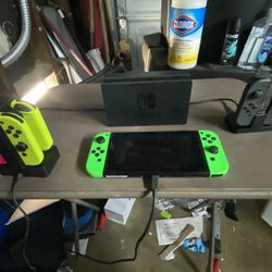 Used Nintendo Switch (2017 Model)
