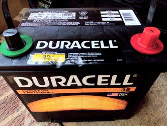 Duracell truck car battery group 35 perfect condition