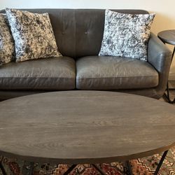 🛋️ Stylish Gray Loveseat Sofa – Great Condition! ✨