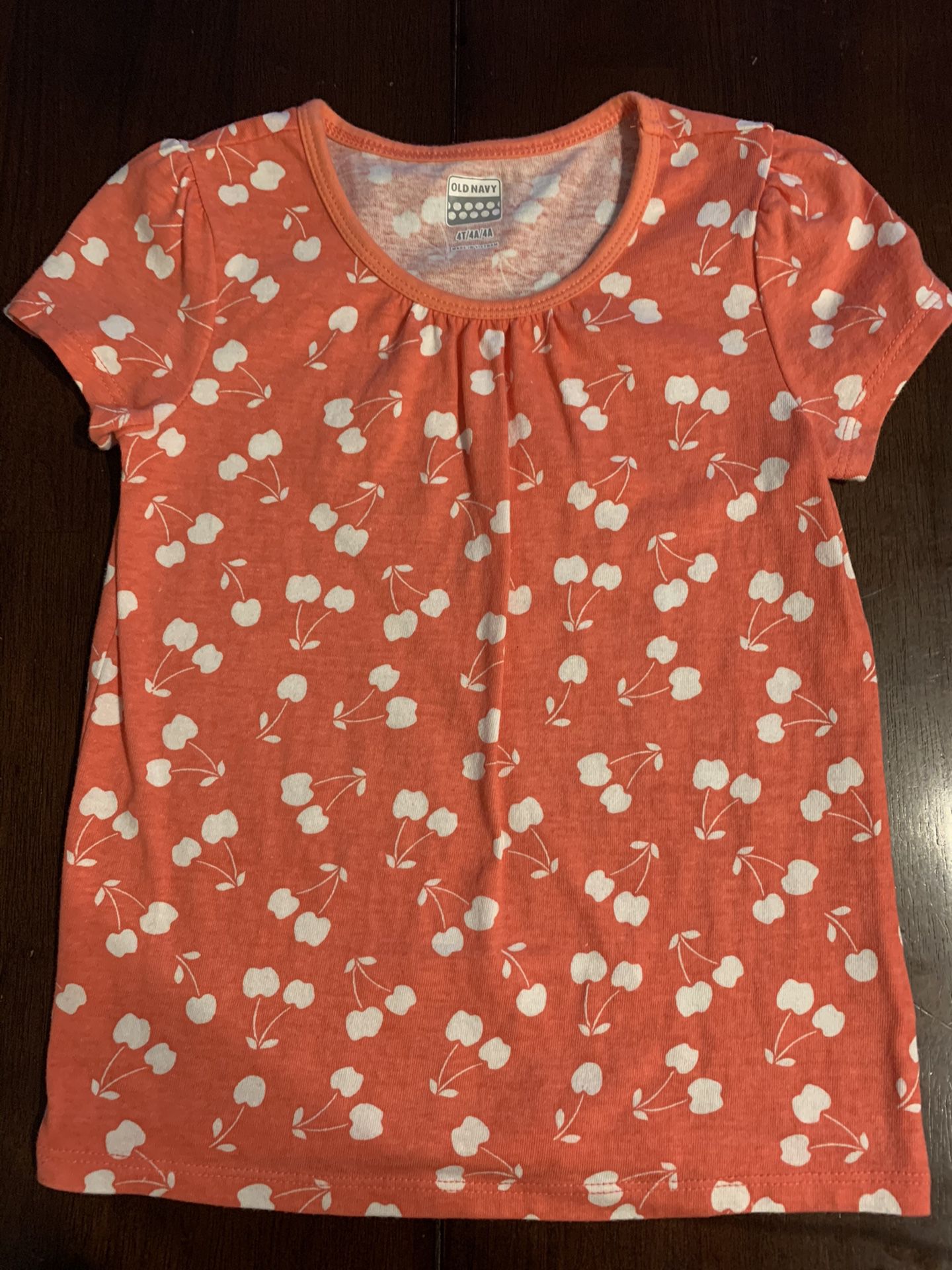 Girls old navy T-shirt - size 4T