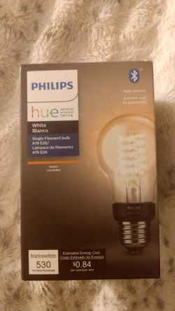 NEW Philips hue a19 e26 bulb