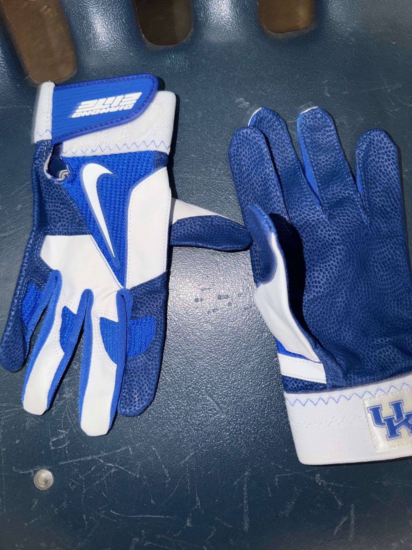 kentucky nike baseball batting gloves