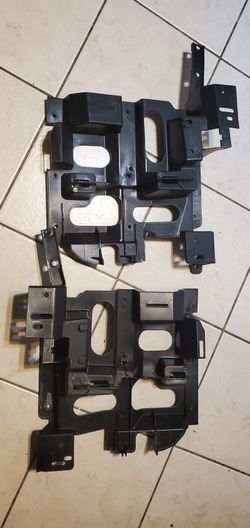 2000-2007  Chevrolet Silverado  Headlight Brackets