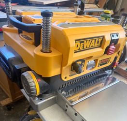 DeWalt Thickness Planer