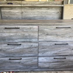 Dresser, With Drawers Matching Headboard