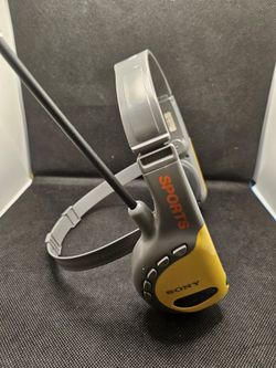  Sony Walkman Sports SRF-HM55 AM/FM Radio Headset. 1992
