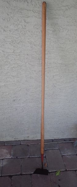 Long Handled Hoe