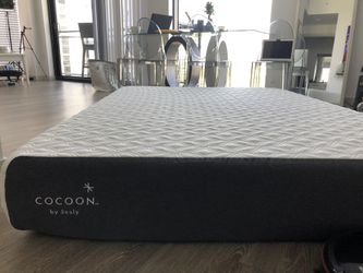 Cocoon by Sealy Queen Chill Mattress with foundation