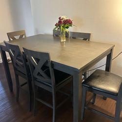 Dining table And Chairs 