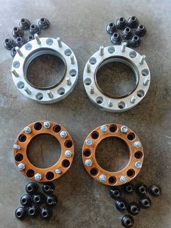Truck wheel spacers Chevy 2500