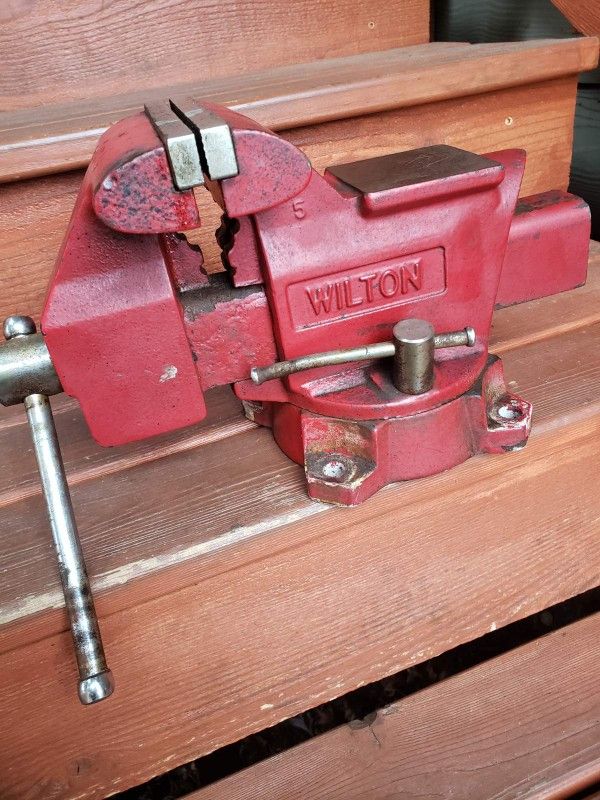 Wilton 5 Swivel Base Vise With Anvil And Pipe Jaws