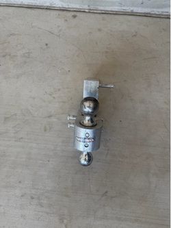 Adjustable hitch