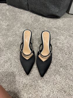 Badgley Mischka Black Satin Pointed-Toe Mules Size5