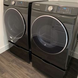 Washer And Dryer With Pedestals 
