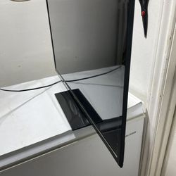 JVC 32” HDTV Powers On, No Image