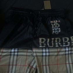 Burberry Shorts M