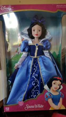 Porcelein Disney dolls