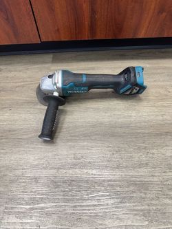 Makita Grinder bare tool XAG20