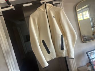 Cream Nike Tech Size Medium