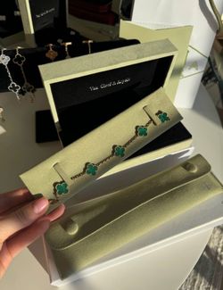 VC bracelet, 18k gold,