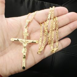Beautiful Crucifix Necklace 18k Gold Plated 