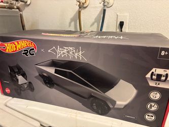 hotwheels rc tesla truck like new