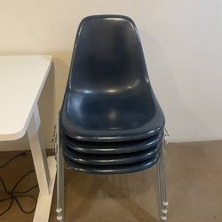 4 Chairs