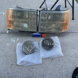 2008 GMC Sierra Lights 30$