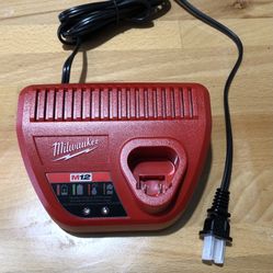Milwaukee M12 Charger-