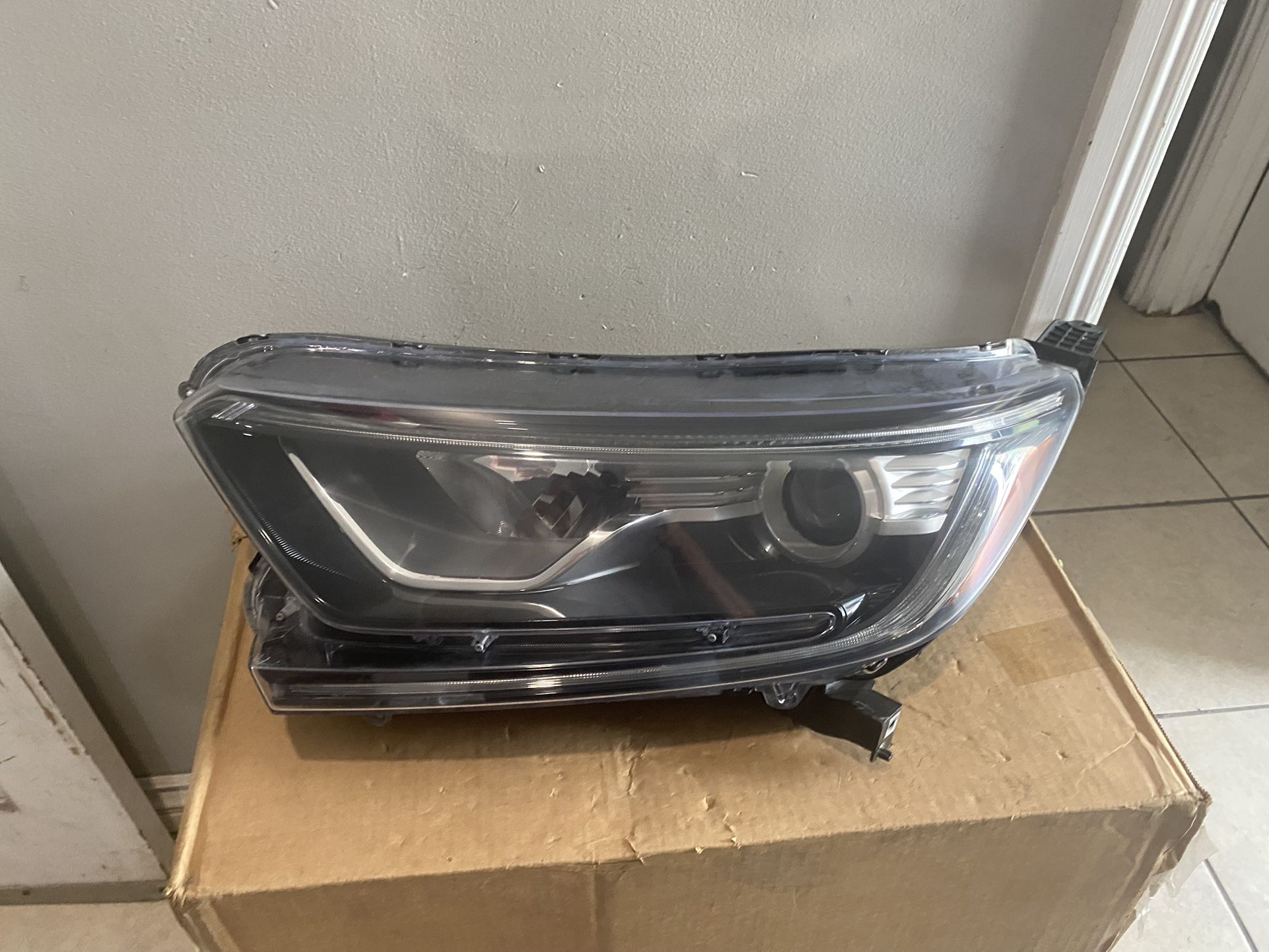 2017-2022 Honda CRV Left Headlight