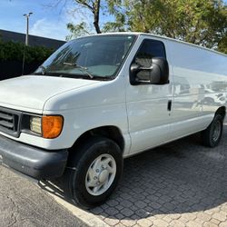 E350 Ford Cargo Van 