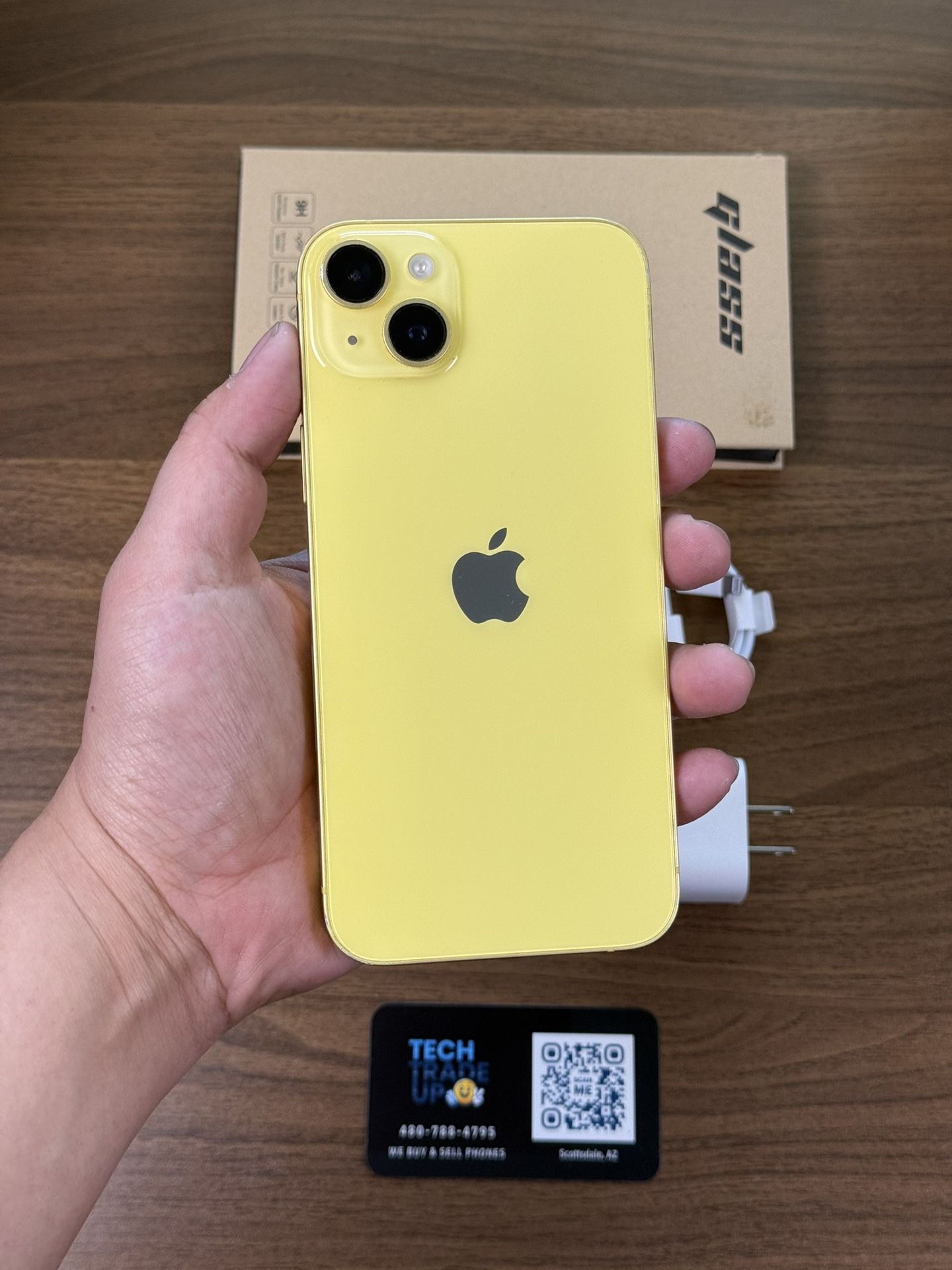 iPhone 14 Plus 128Gb Unlocked *Free Case, Screen Protector And Charger*